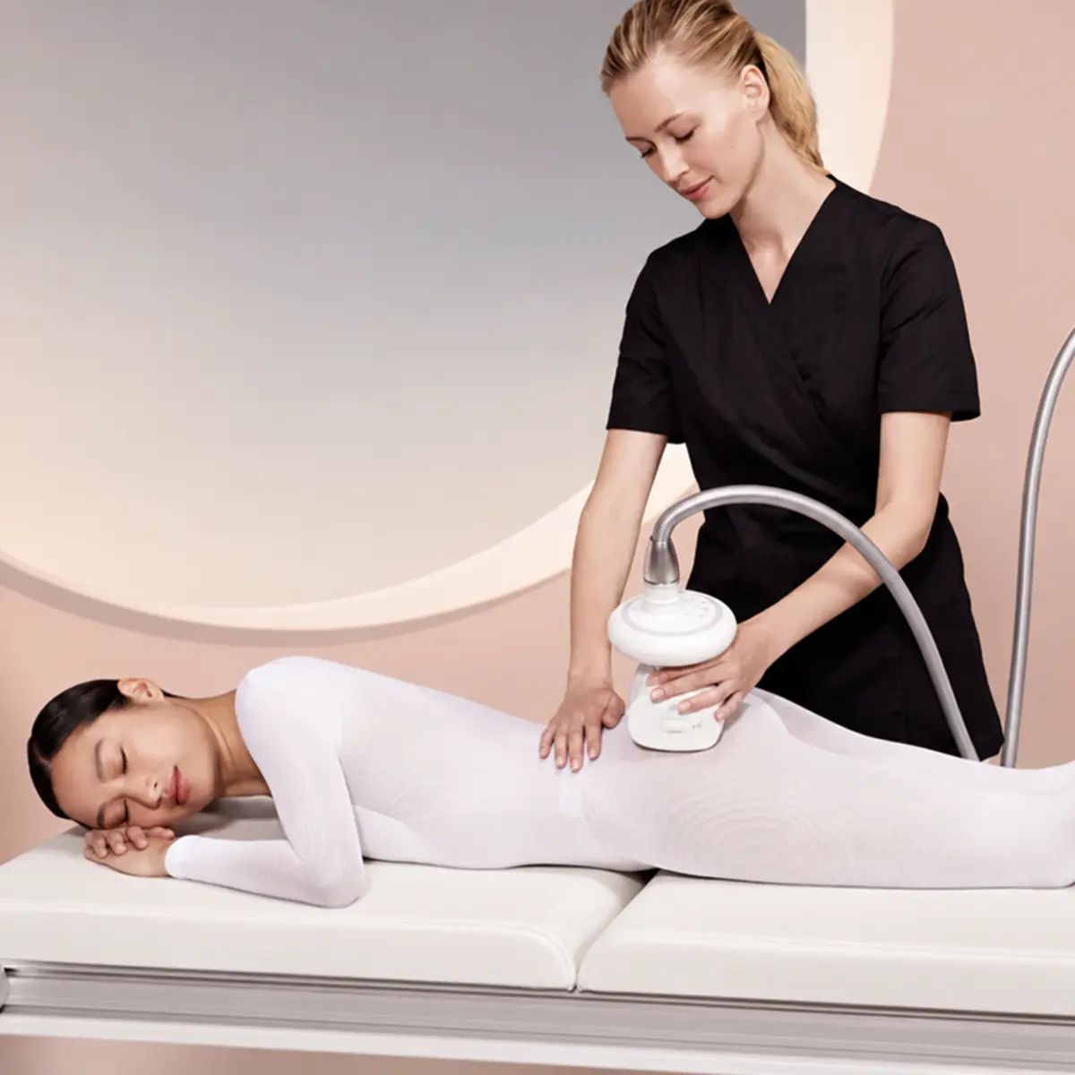 Soin du corps par endermologie LPG Cellu M6 Alliance avec tenue Endermowear